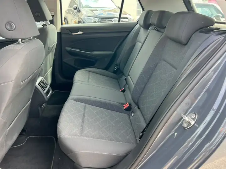 Volkswagen Golf 2022, foto 16