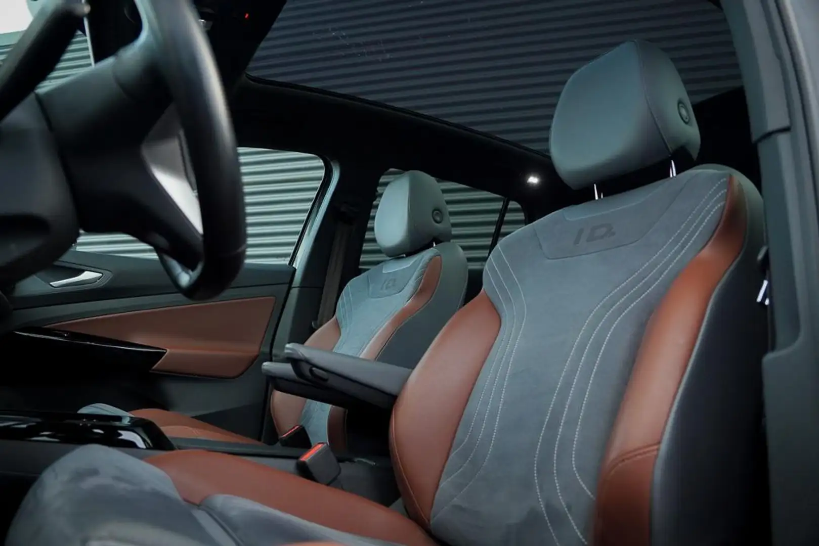 Volkswagen ID.4 1st 77KwH / Pano / Massage / Stoelverwarming / Inc Gris - 2