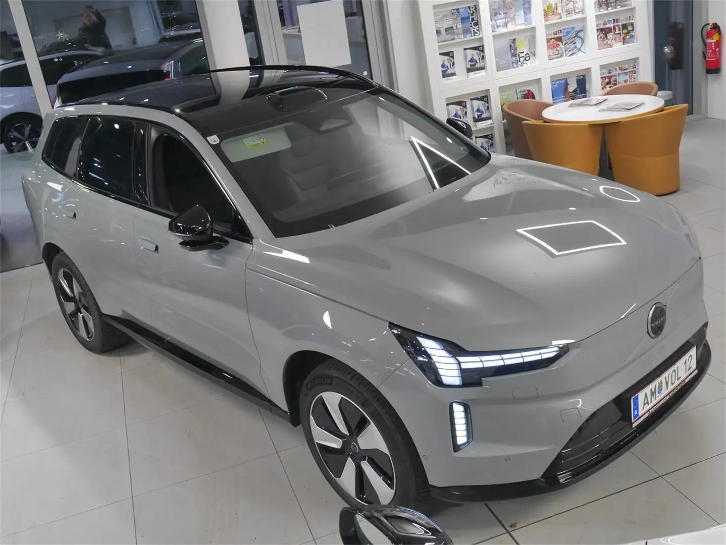 Volvo EX90 Twin Motor Ultra Grau - 2