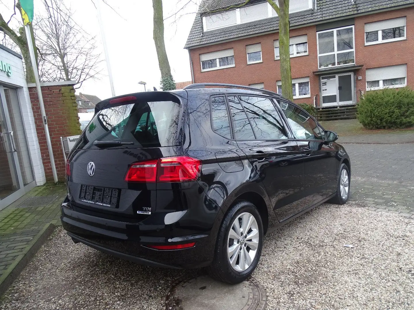 Volkswagen Golf Sportsvan VII Comfortline Navi SHZ PDC Negro - 2