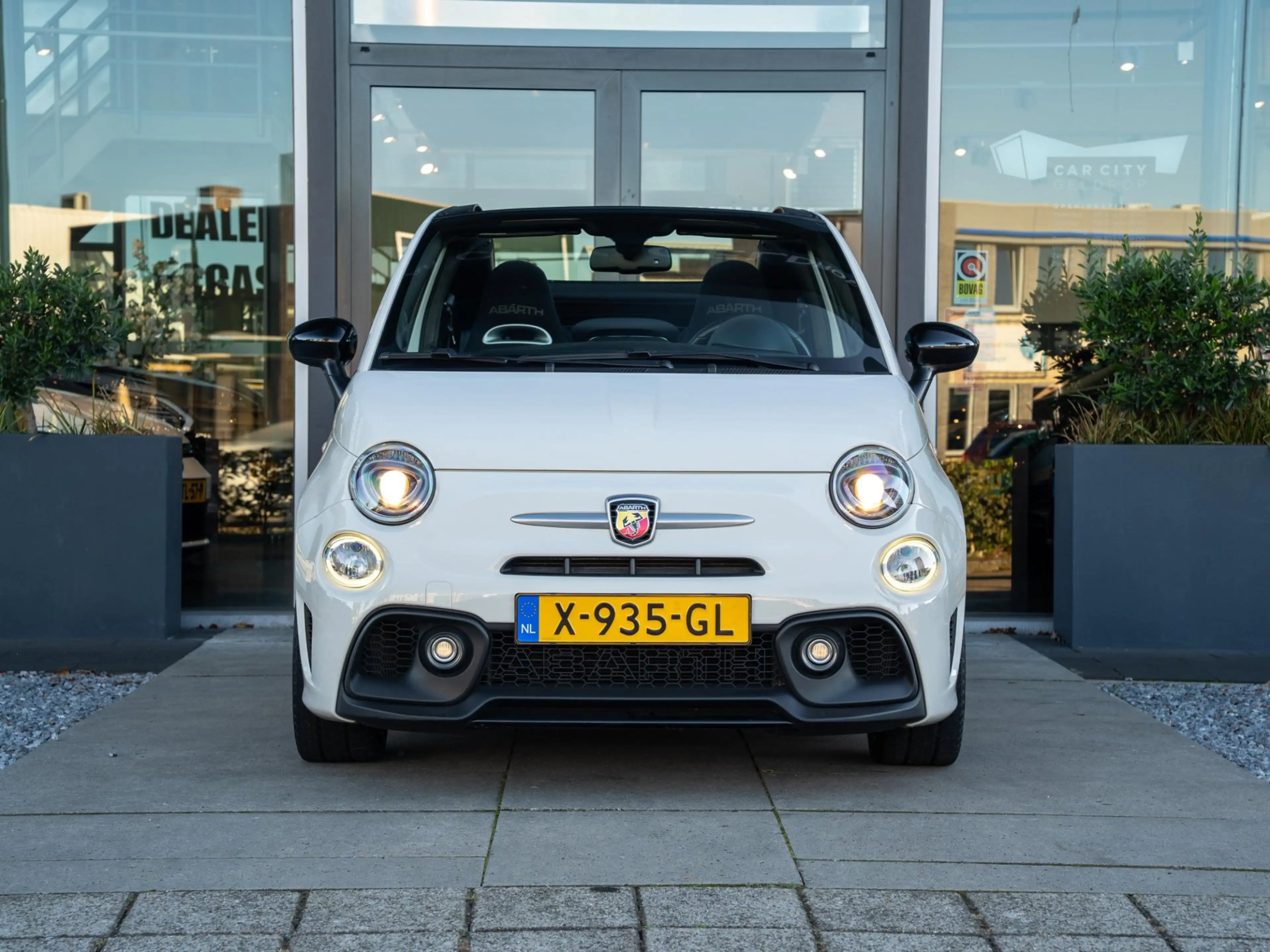Abarth 595C 1.4 T-Jet 145PK | DAB+ | Parkeer sensoren | Climat — photo 5