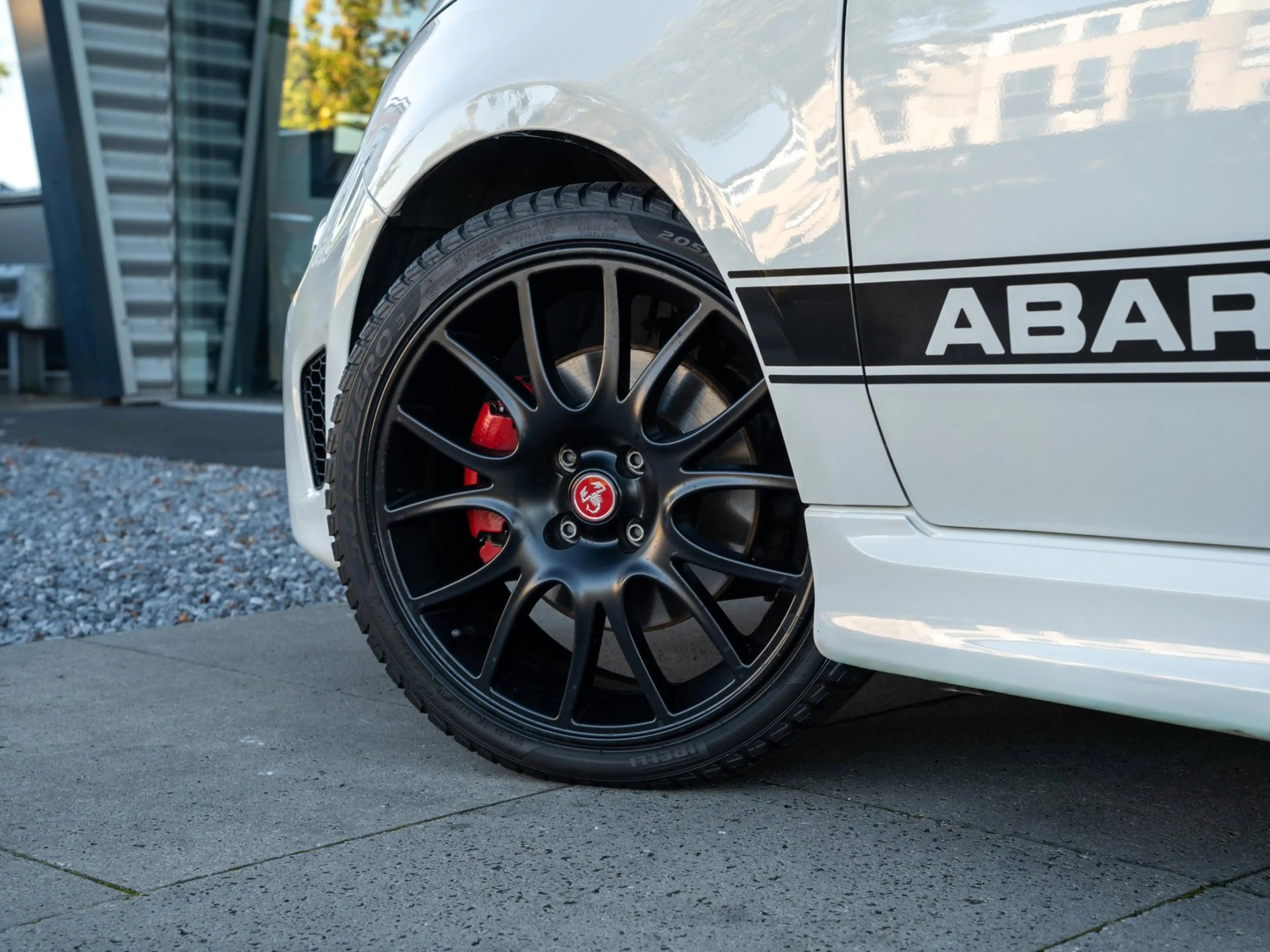 Abarth 595C 1.4 T-Jet 145PK | DAB+ | Parkeer sensoren | Climat — photo 21