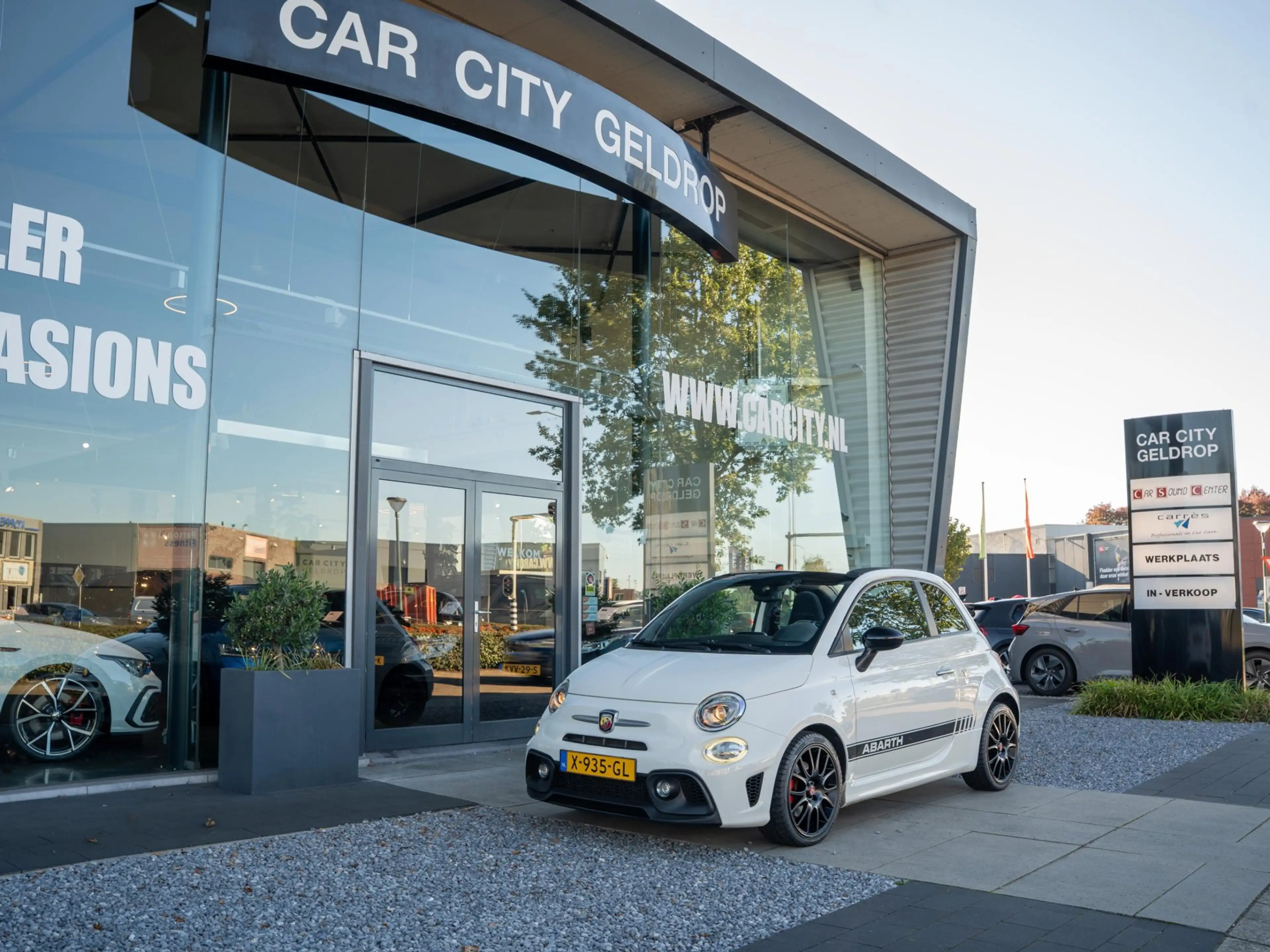 Abarth 595C 1.4 T-Jet 145PK | DAB+ | Parkeer sensoren | Climat — photo 6