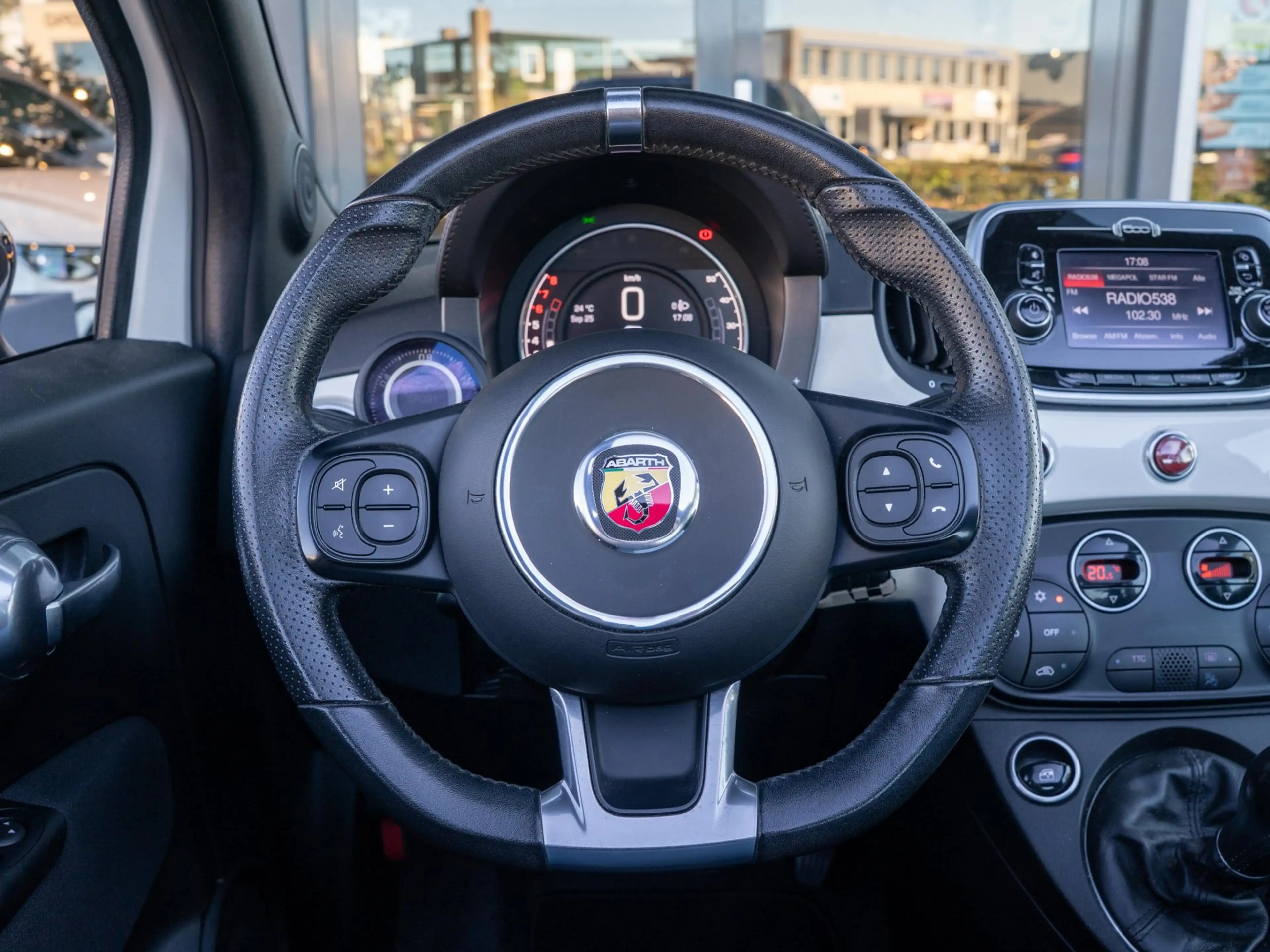 Abarth 595C 1.4 T-Jet 145PK | DAB+ | Parkeer sensoren | Climat — photo 10