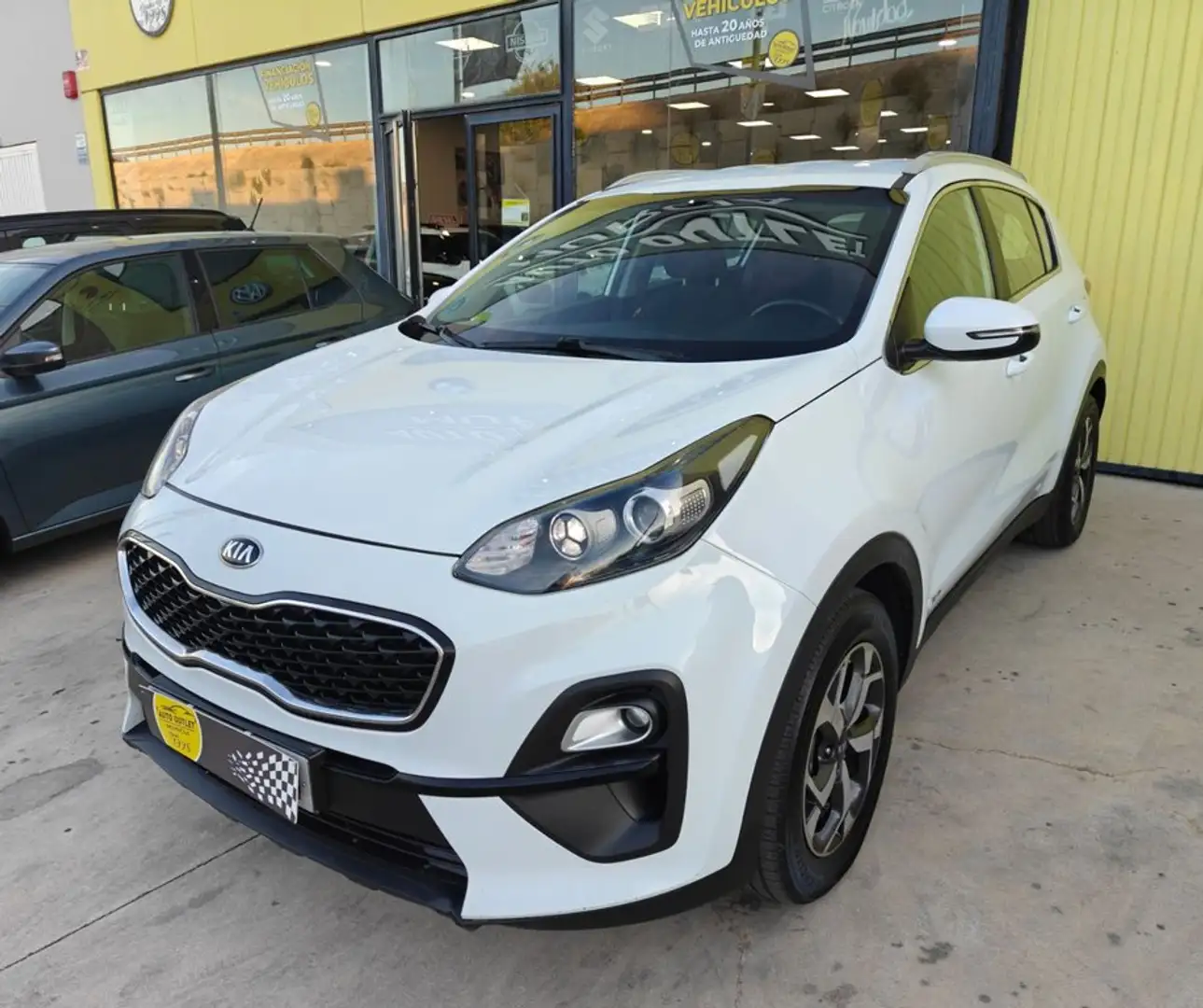 Kia Sportage 1.6 MHEV Business 100kW (136CV) 4x4 Blanco - 1