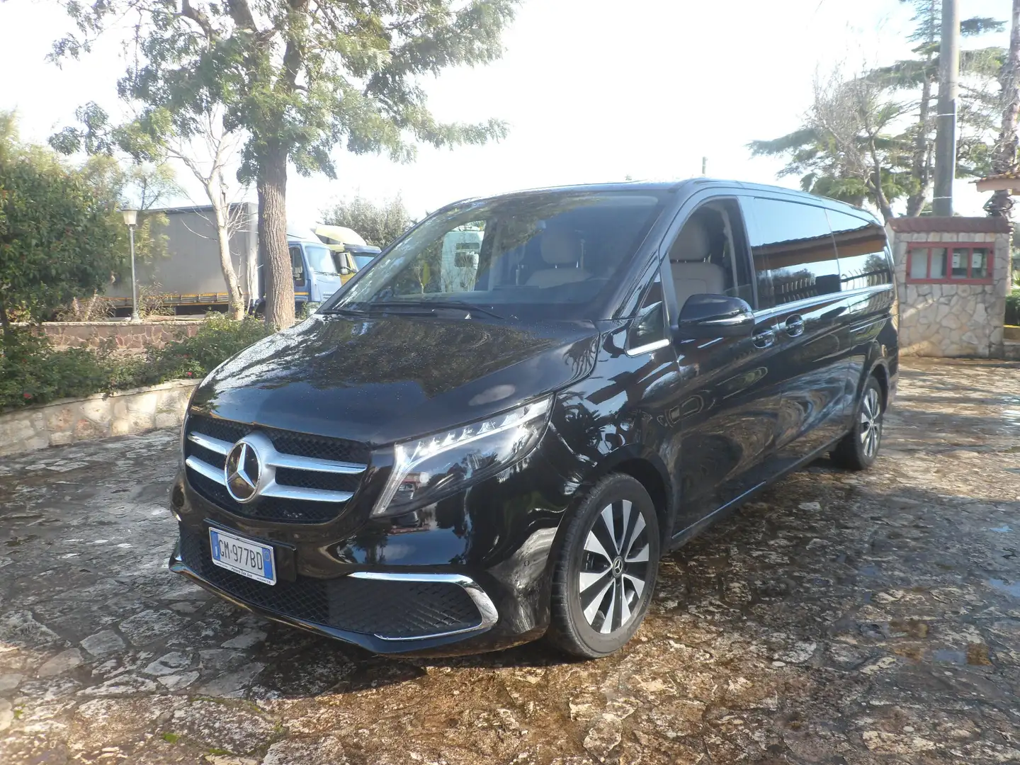 Mercedes-Benz V V 220 d Automatic Premium Extralong Schwarz - 1