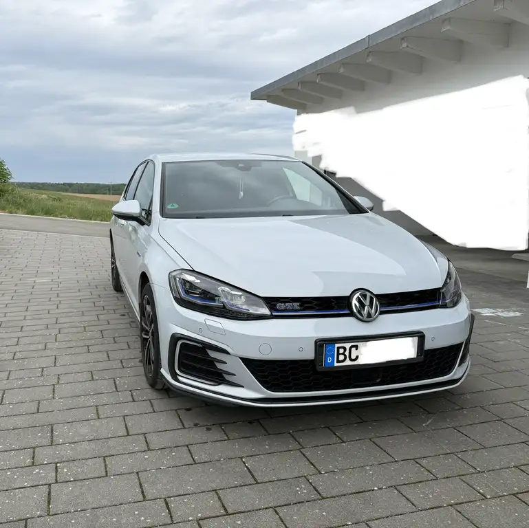 Volkswagen Golf GTE 2017 из Европы — купить под ключ