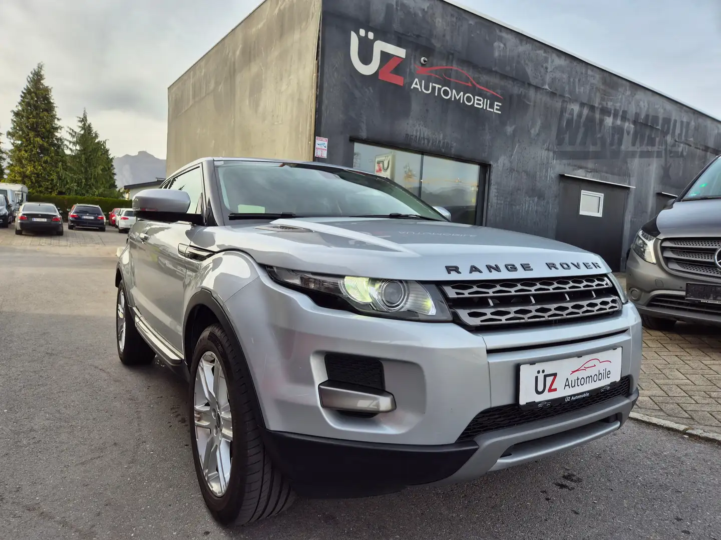 Land Rover Range Rover Evoque *** ALLRAD *** Pure Grau - 2