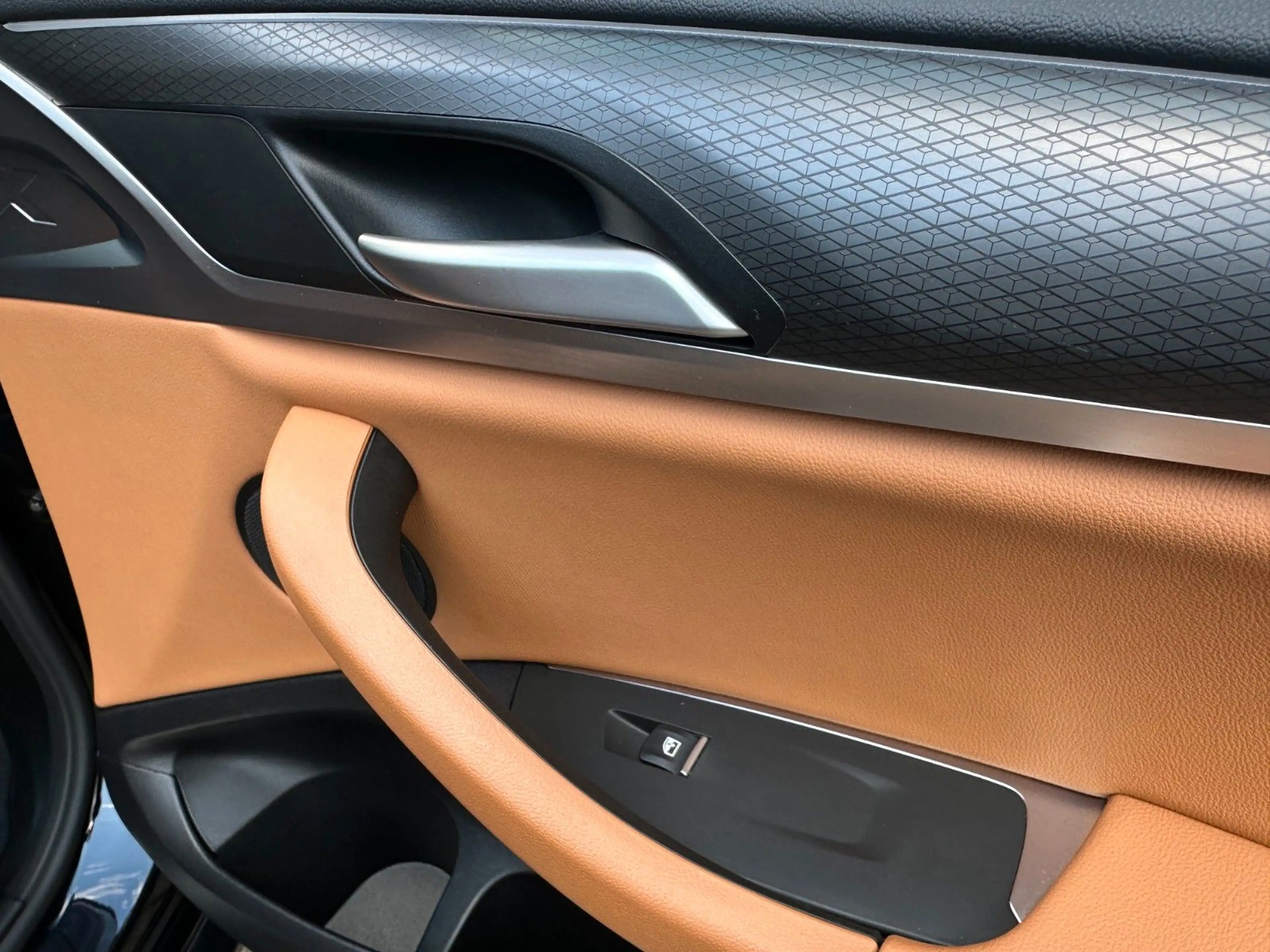BMW X4 20d M Sport Panorama AHK Laser HUD DAB — photo 9