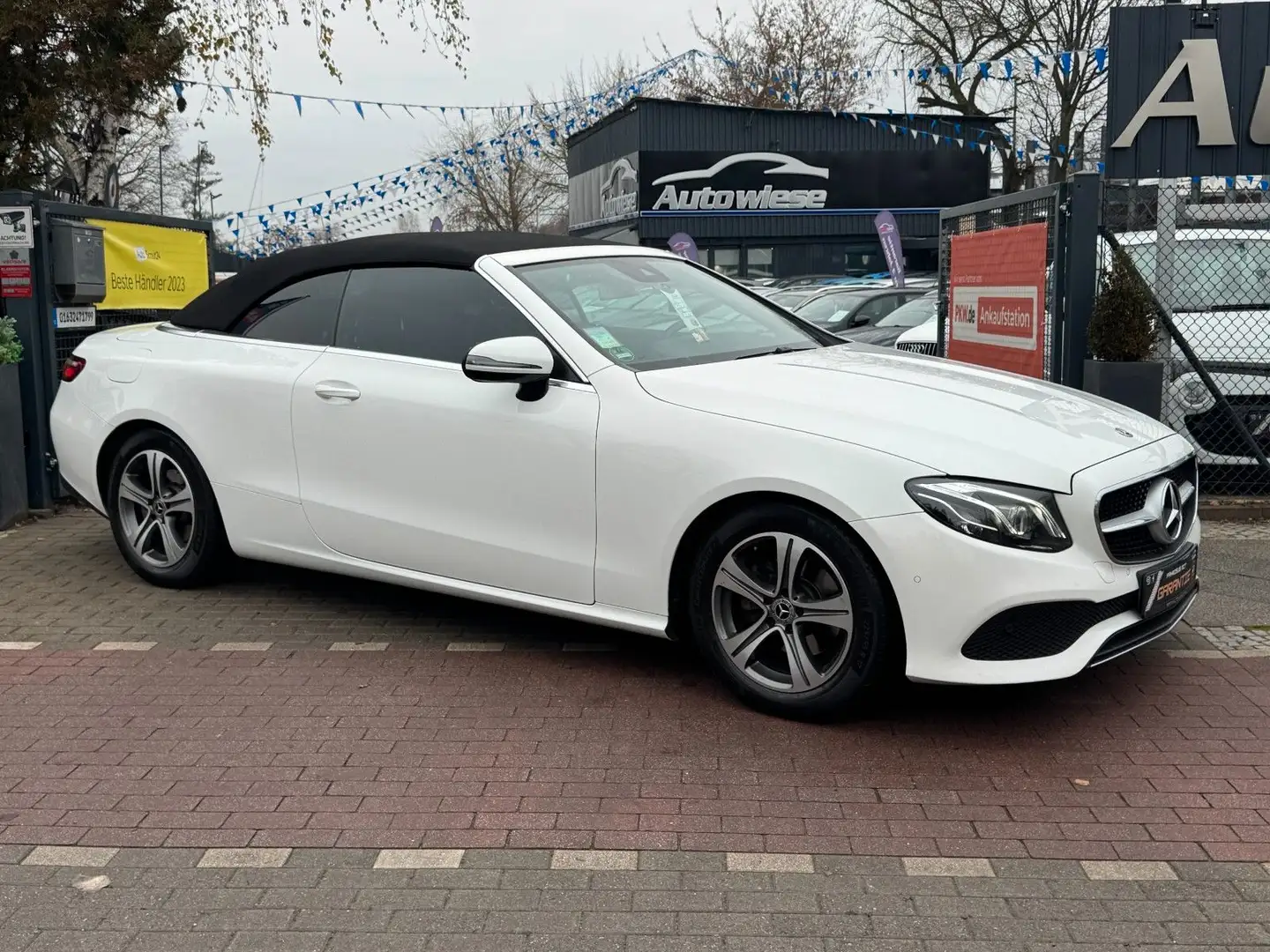Mercedes-Benz E 220 d Cabrio*BURMESTER*LEDER*AIRSCARF*NAVI*LED Weiß - 1