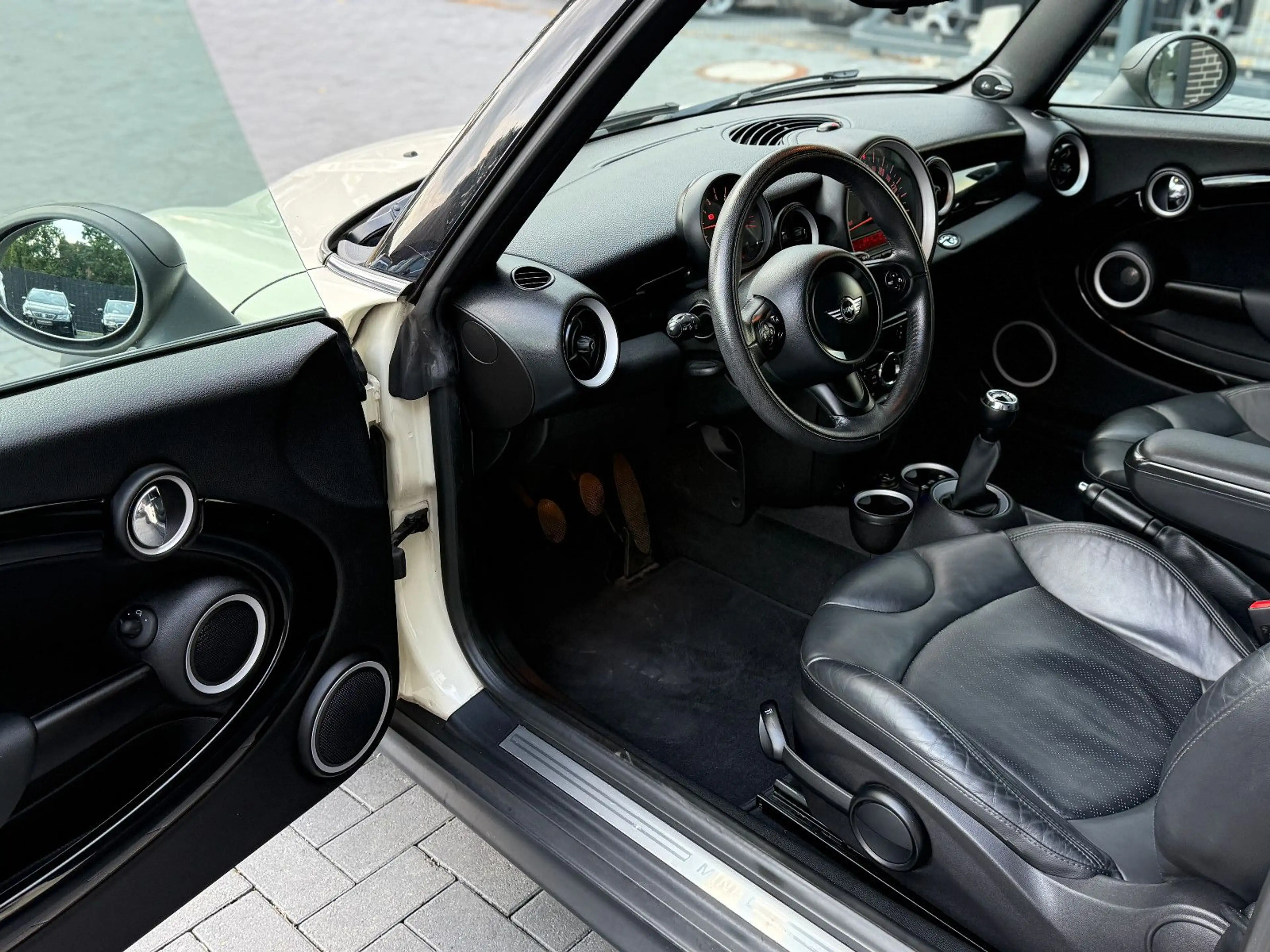 MINI One Cabrio One 1.6 Cabrio Chili*Klima*SHZ*Leder*Ele F+S*Alu — photo 15