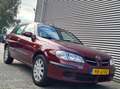Nissan Almera 1.8 Comfort 5drs 04-2002 Bord. Rood Metallic 122dk Rood - thumbnail 4