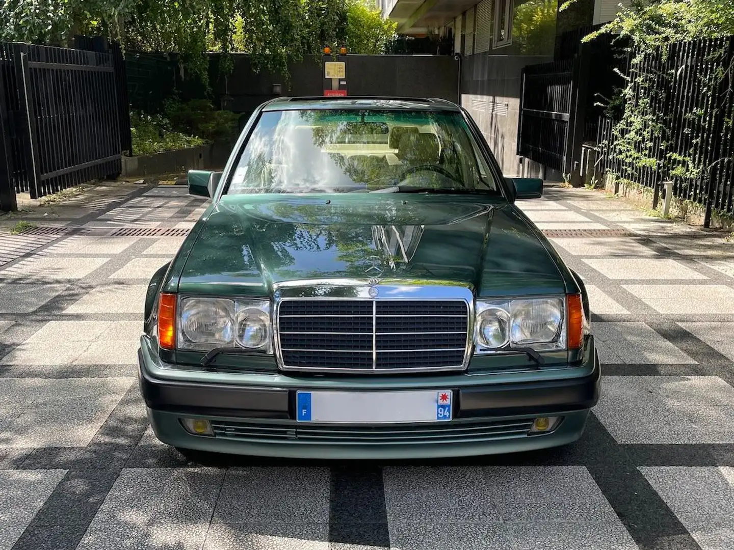 Mercedes-Benz 500 500 E A Verde - 1
