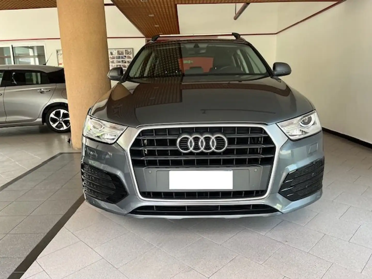 Audi Q3 2.0 tdi 120cv Grigio - 2