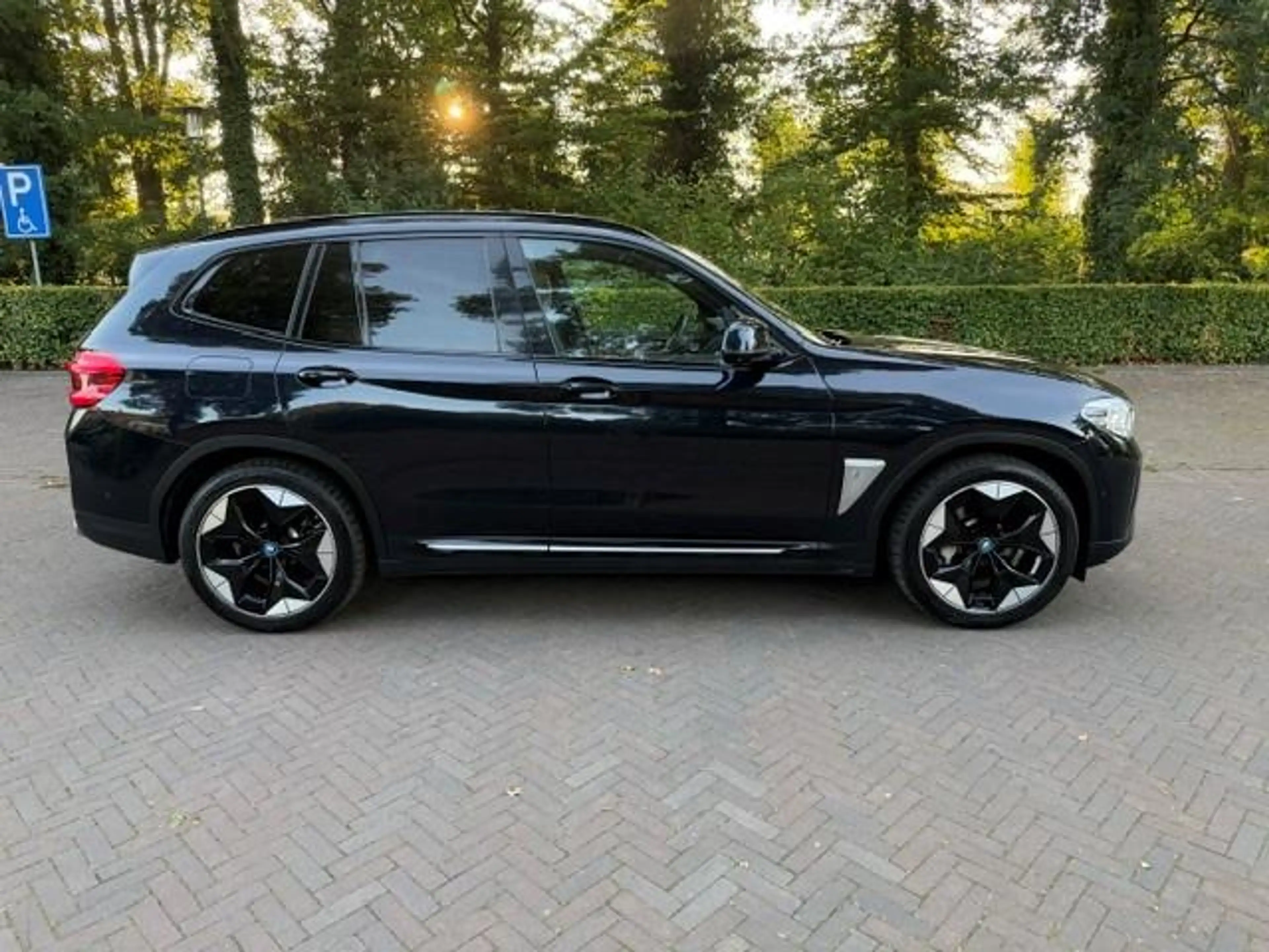 BMW iX3 High Executive SOH 96%/Trekhaak/Pano/Leer/Headup/3 — photo 28