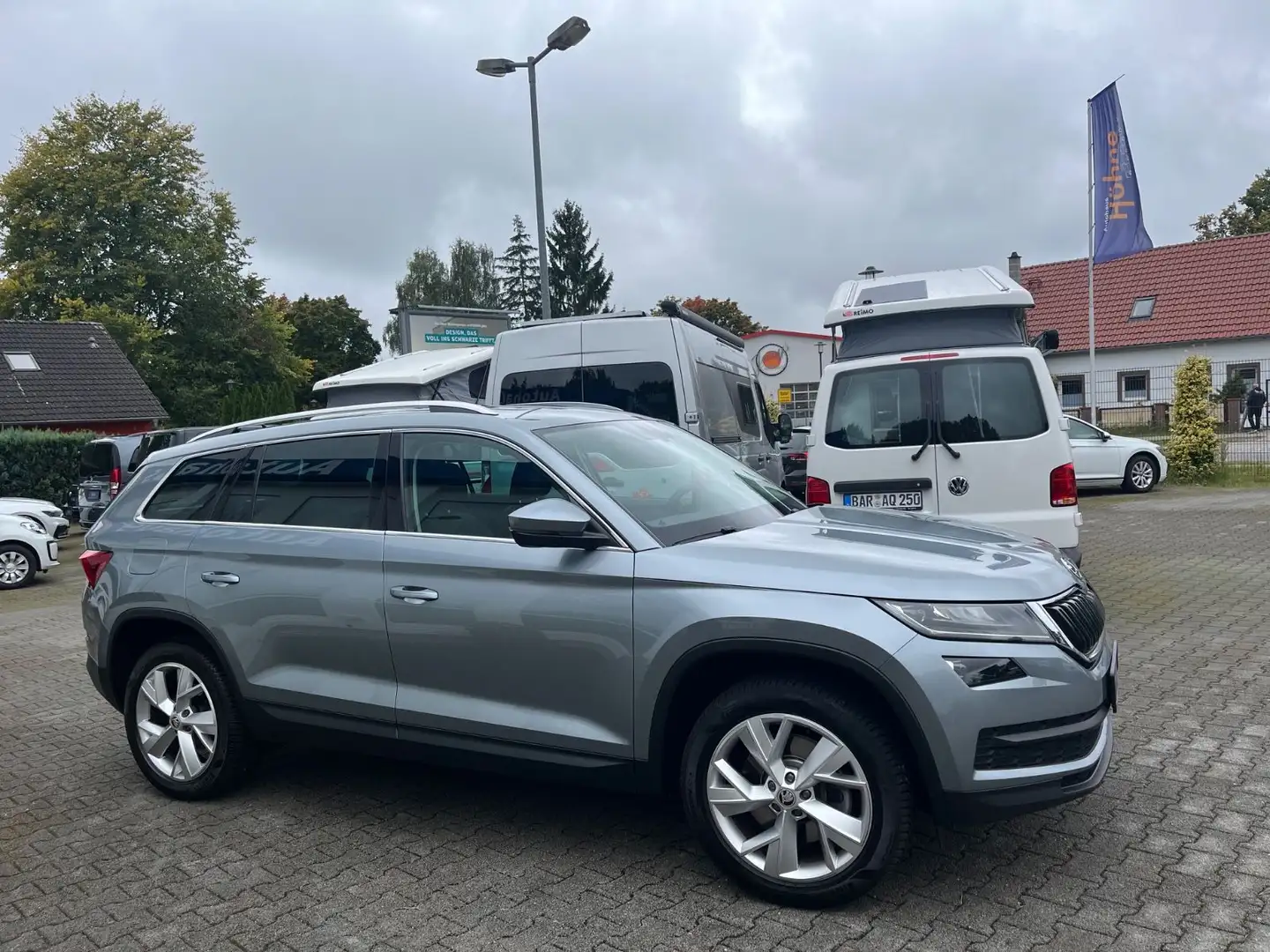 Skoda Kodiaq 2.0 TSI Style 4x4-PanoDach-e.Leder Gris - 2
