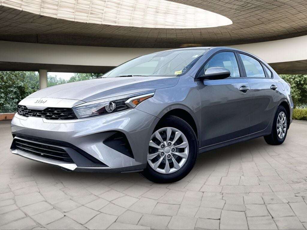 2024 Kia Forte LX | REAR CAM | HEATED SEATS | CARPLAY & MORE