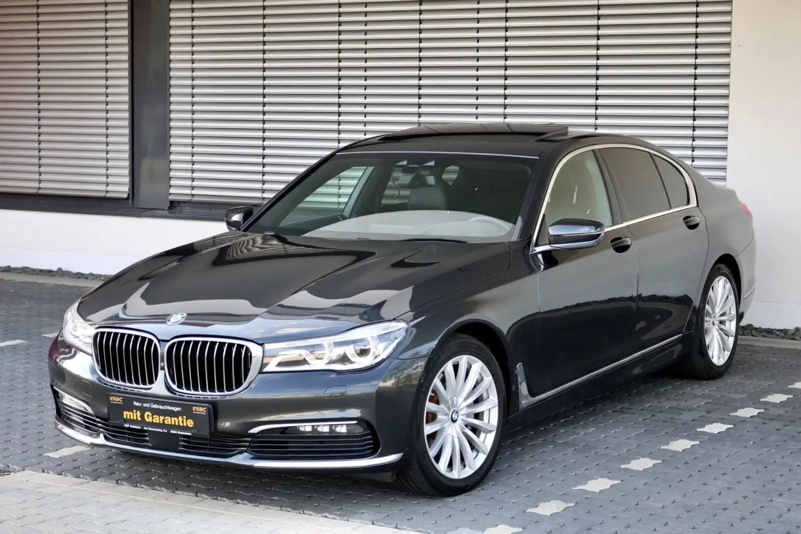 BMW 730 7 Lim 730 d xDrive/ SOFT-CLOSE/MEMORY/HEAD-UP Grey - 1