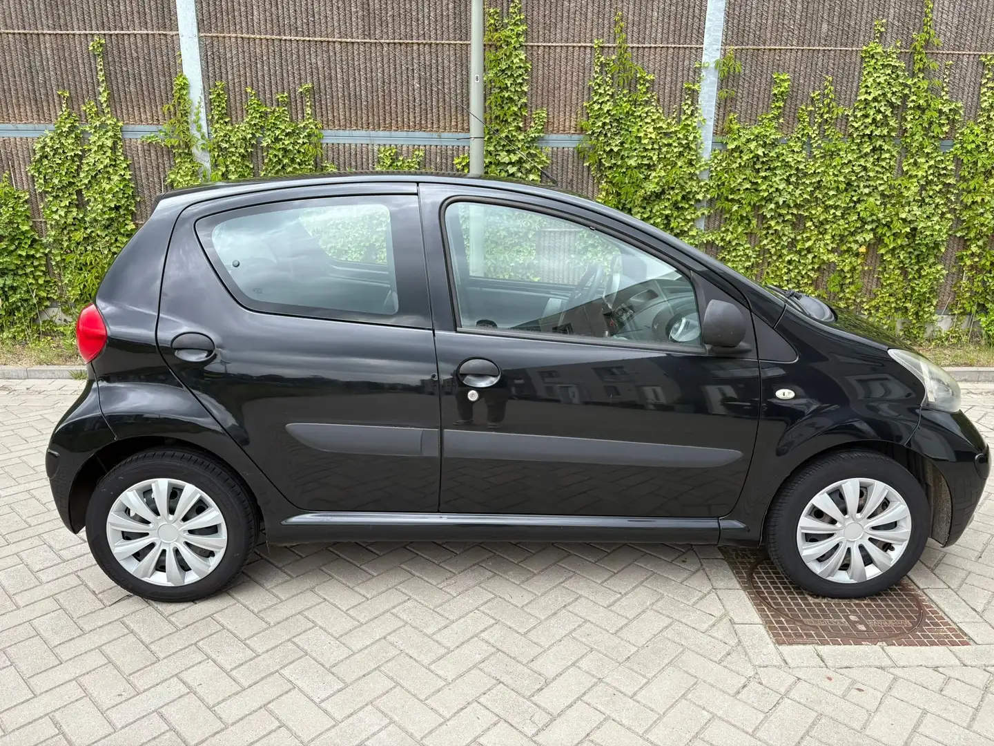 Toyota Aygo Aygo 1.0-12V Negro - 2