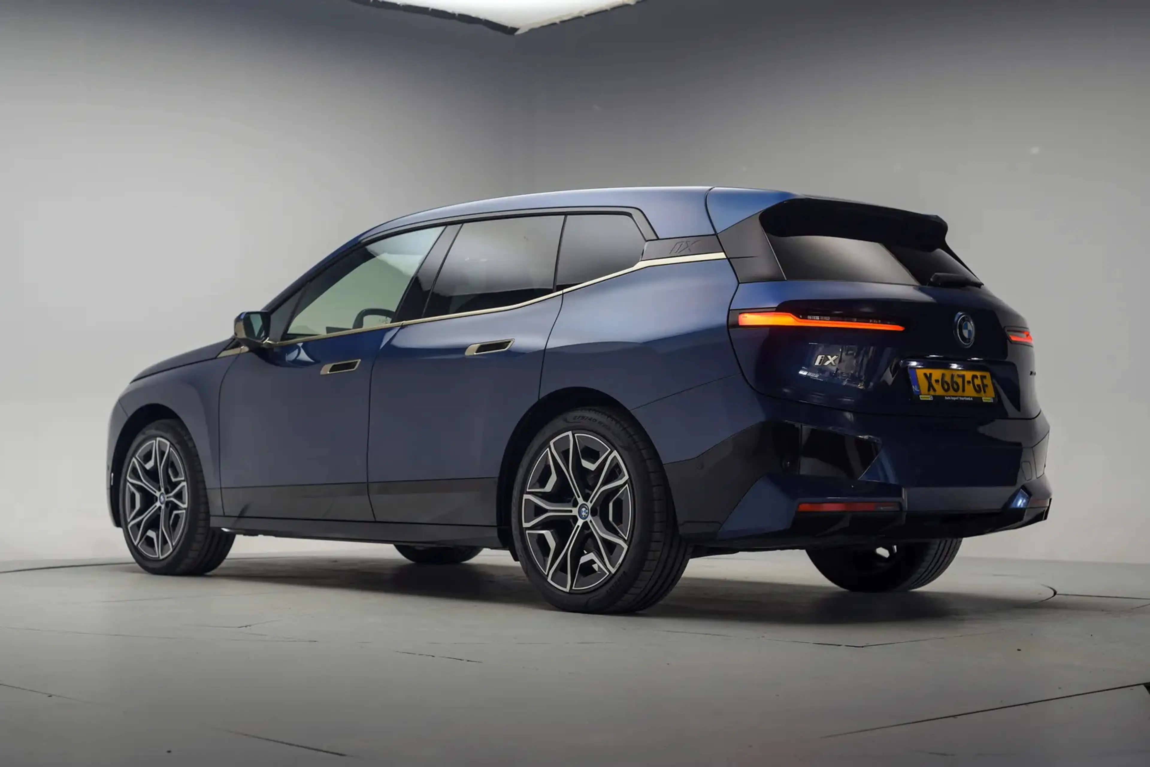 BMW iX xDrive50 High Executive 112 kWh [ Sportpakket Pano — photo 3