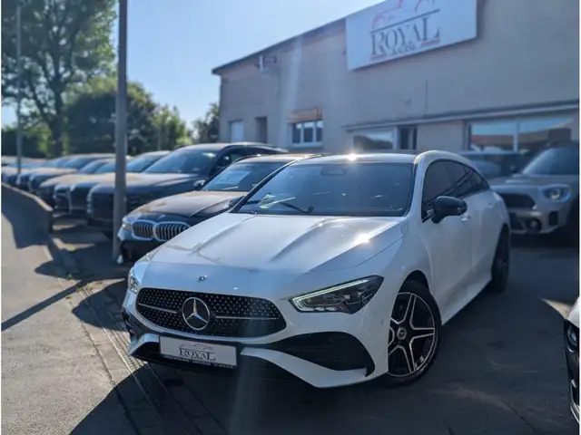 Mercedes-Benz CLA 200 Shooting Brake AMG LINE * CAMERA 360 * PANORAMA *