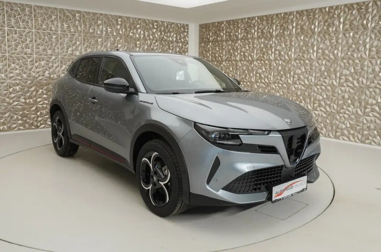 Alfa Romeo Junior 2025