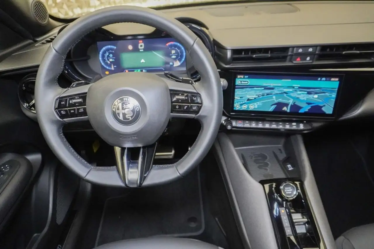 Alfa Romeo Junior 2025 — фото 12