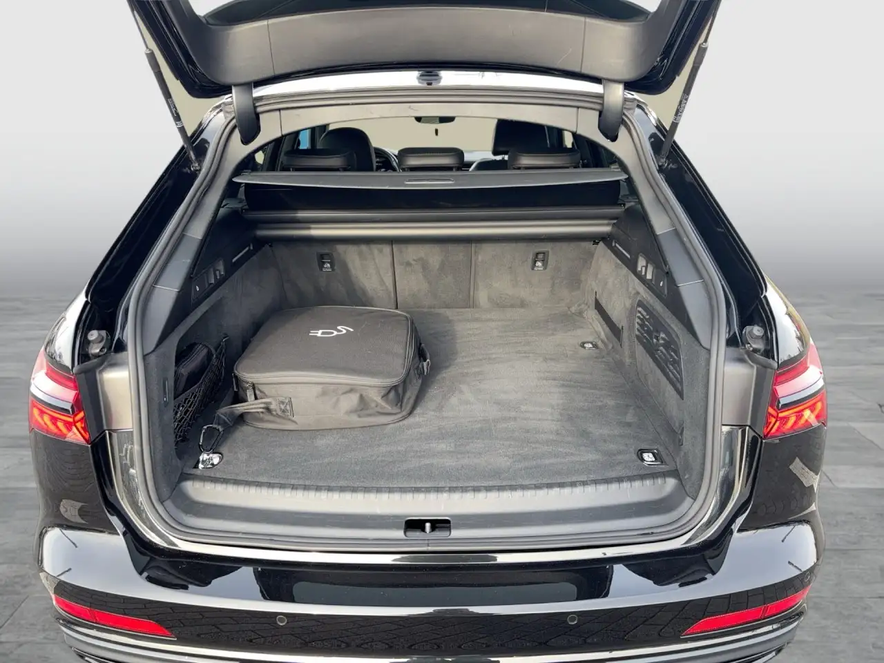 Audi A6 Avant 55 TFSI e quattro S tronic Sport HD MLED Pan 13