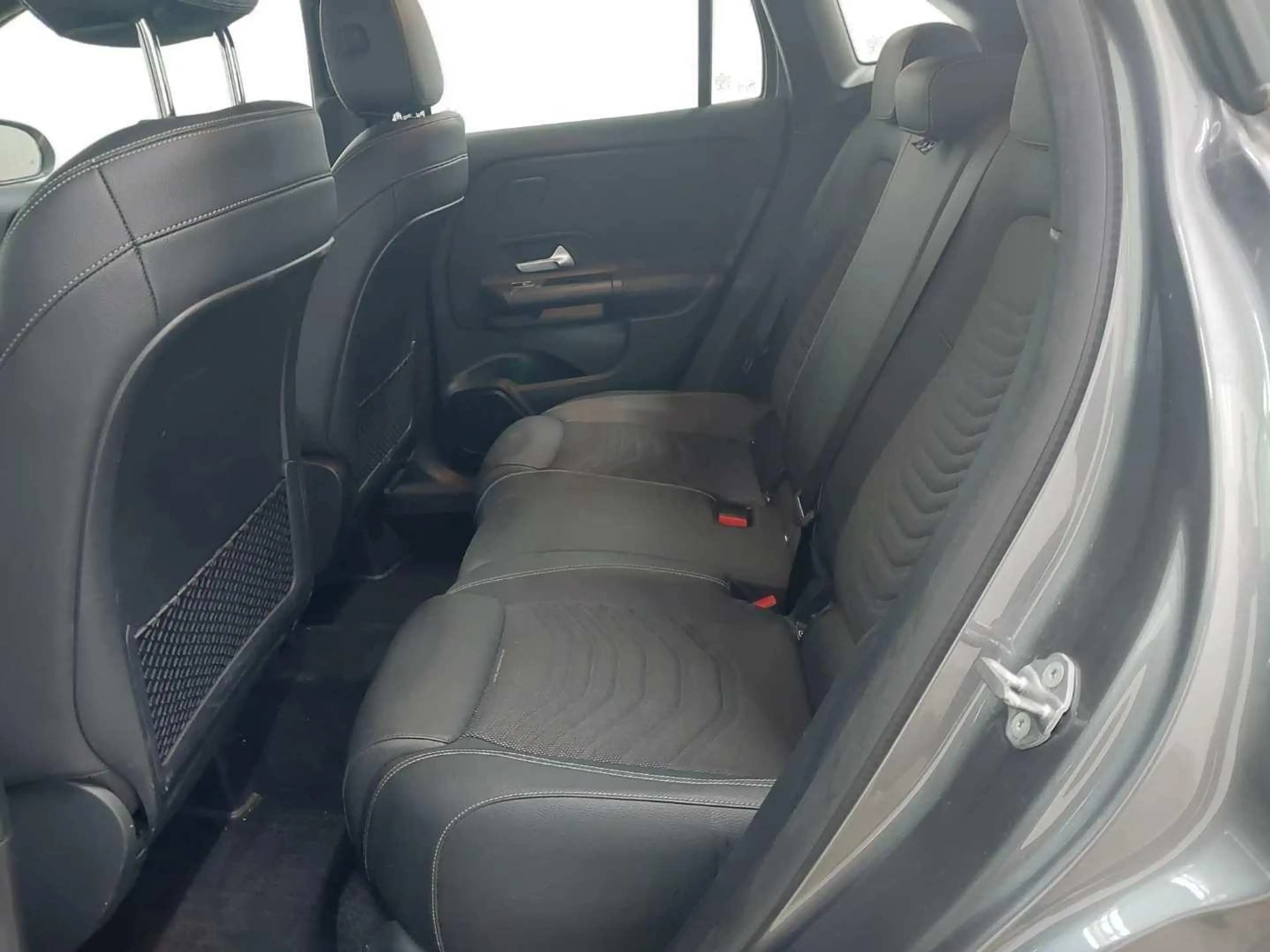 Mercedes-Benz GLA 250 e Style — photo 11