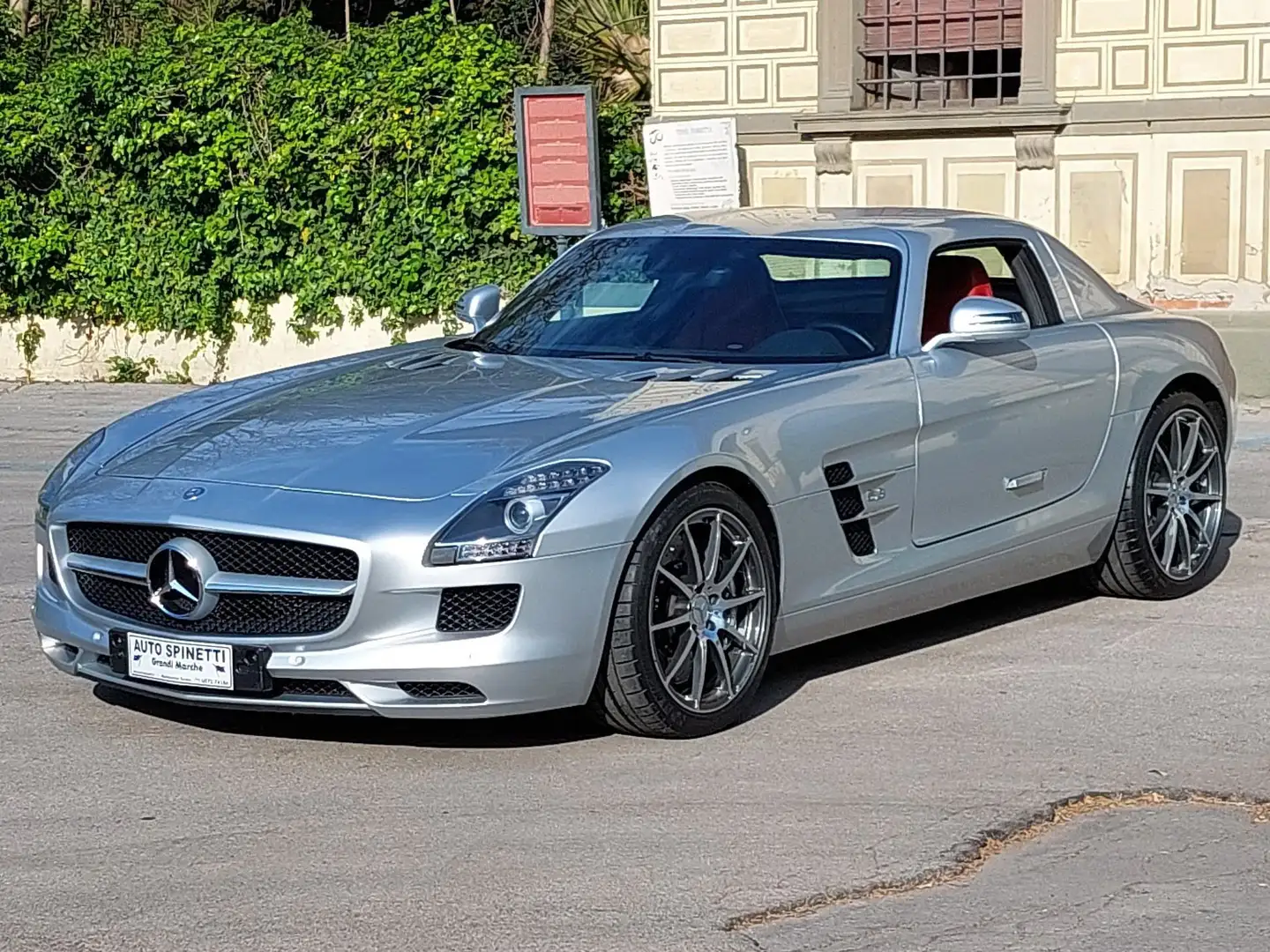Mercedes-Benz SLS AMG Coupe 6.2 auto Stříbrná - 1