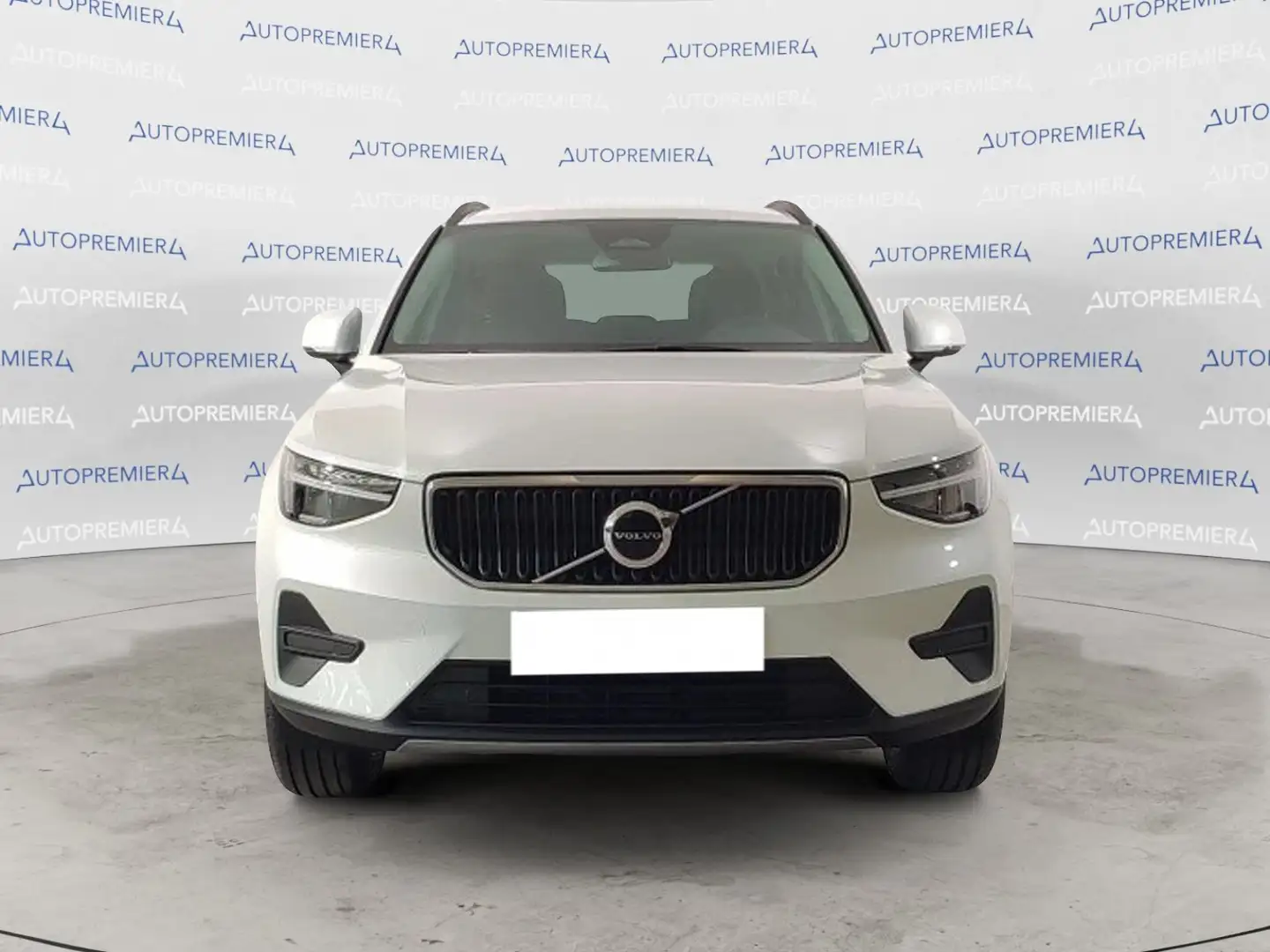 Volvo XC40 B3 automatico Essential PRONTA CONSEGNA Bianco - 2