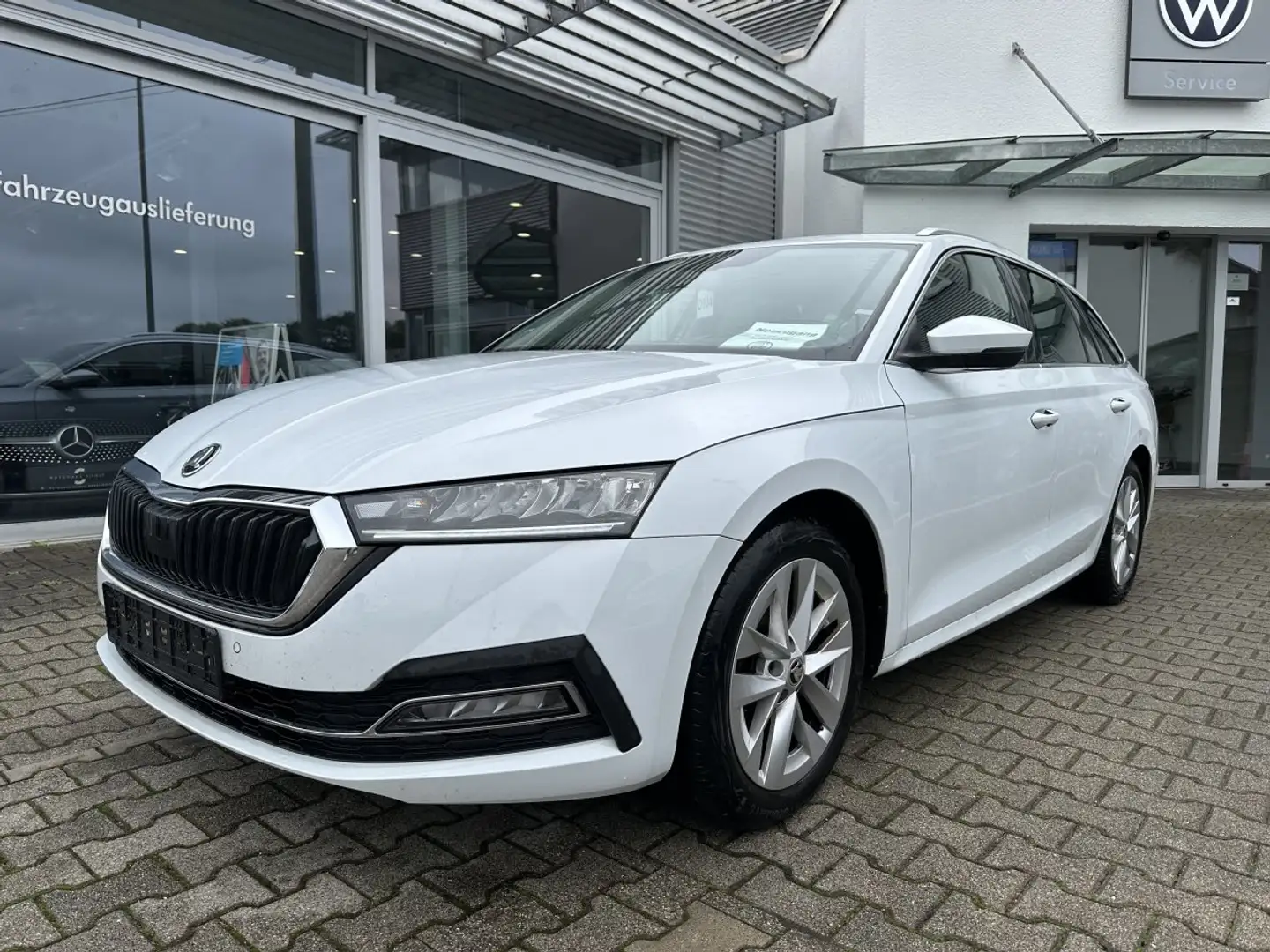 Skoda Octavia Combi 2.0TDI FIRST EDITION*VC*LED*HEAD-UP Weiß - 2