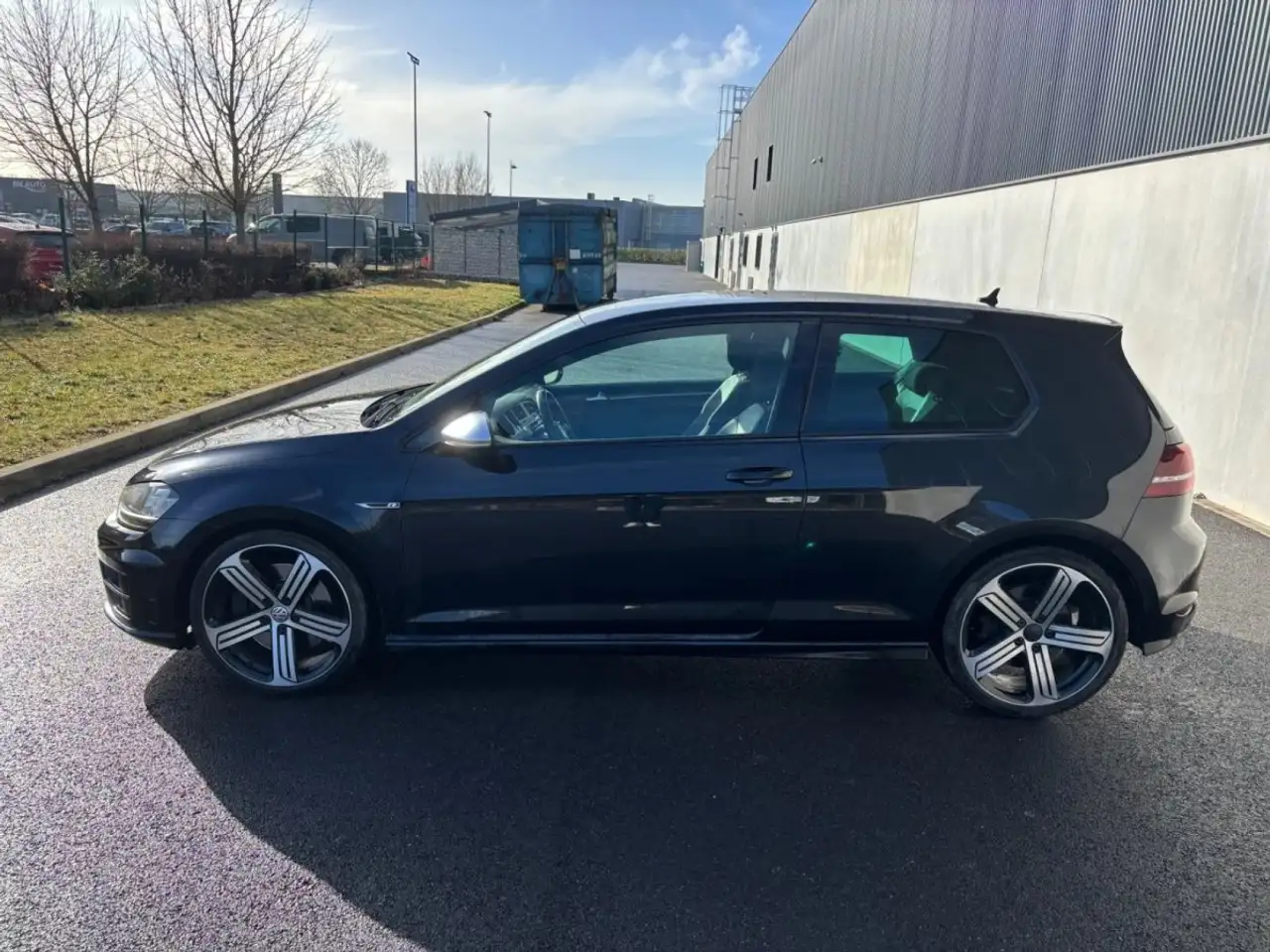 Volkswagen Golf R — photo 2