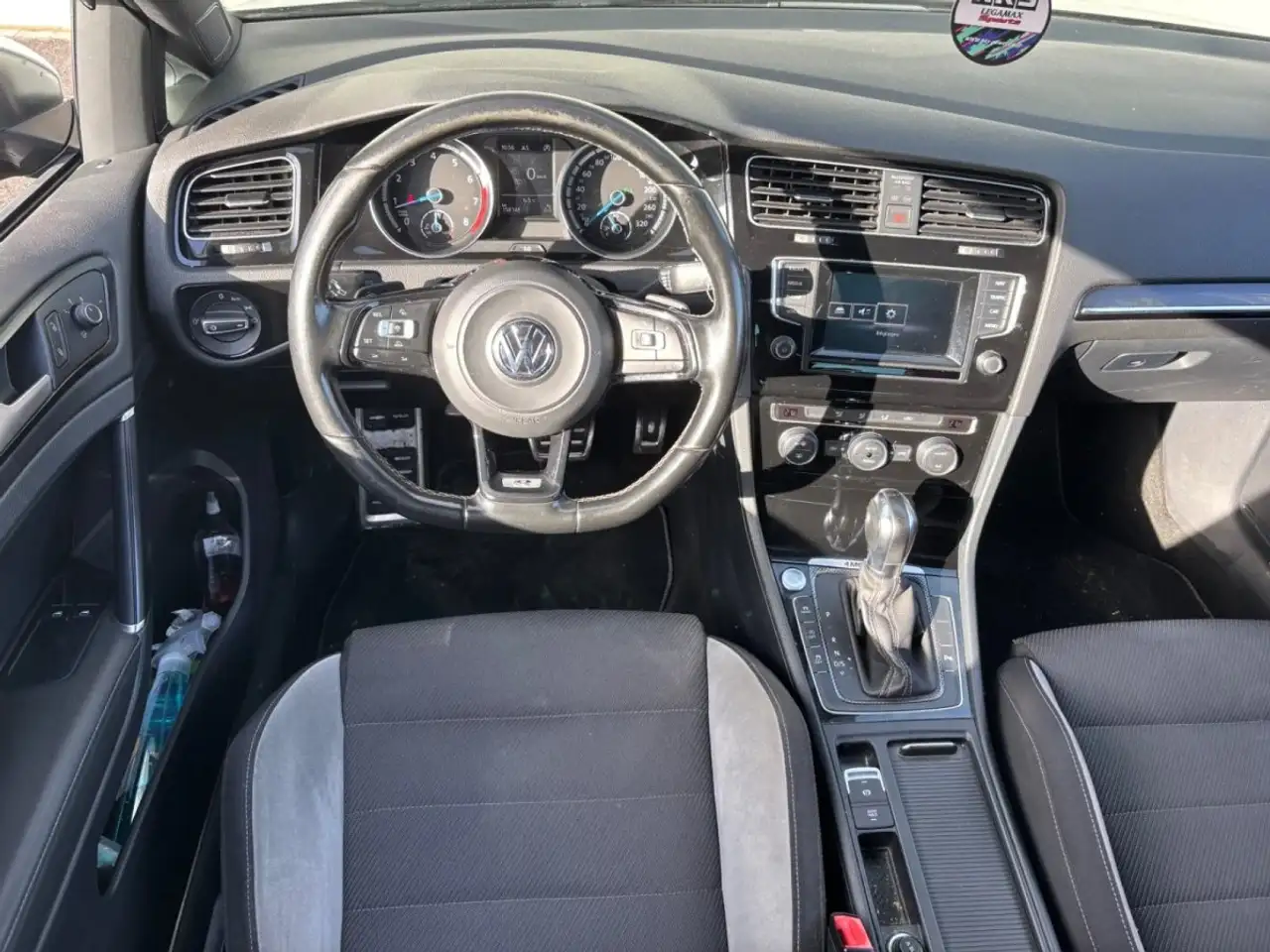 Volkswagen Golf R — photo 39