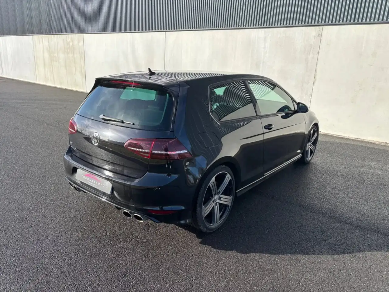 Volkswagen Golf R — photo 5