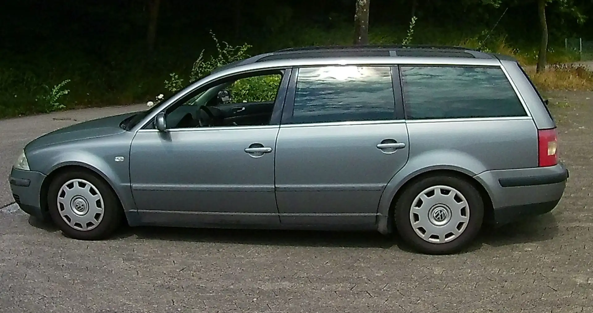 Volkswagen Passat Variant Passat Variant 1.9 TDI AVB Motor, AHK, Grüne PK Silber - 1