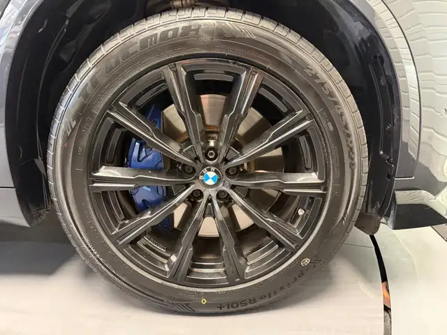 BMW X5 Xdrive45e view 28