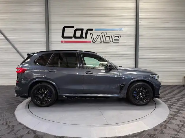 BMW X5 Xdrive45e view 3