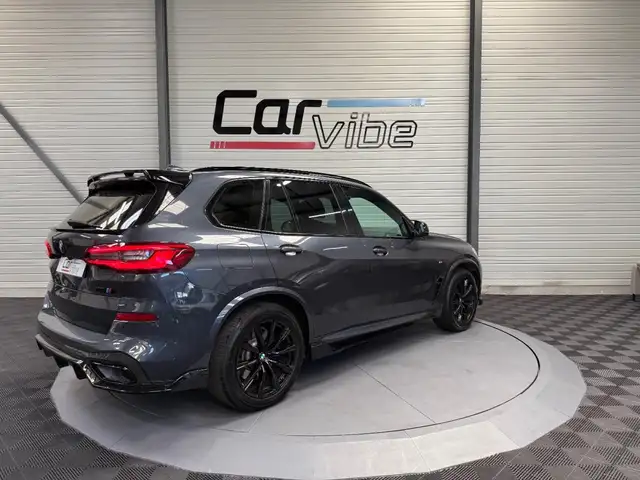 BMW X5 Xdrive45e view 4