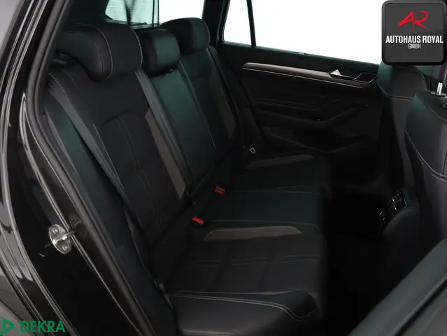 Volkswagen Passat Alltrack view 13