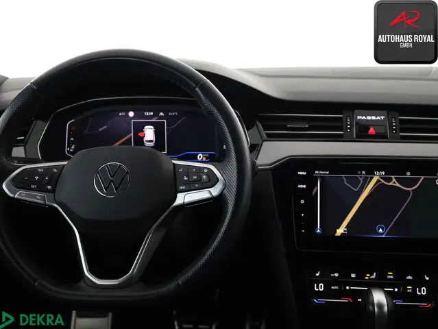 Volkswagen Passat Alltrack view 10