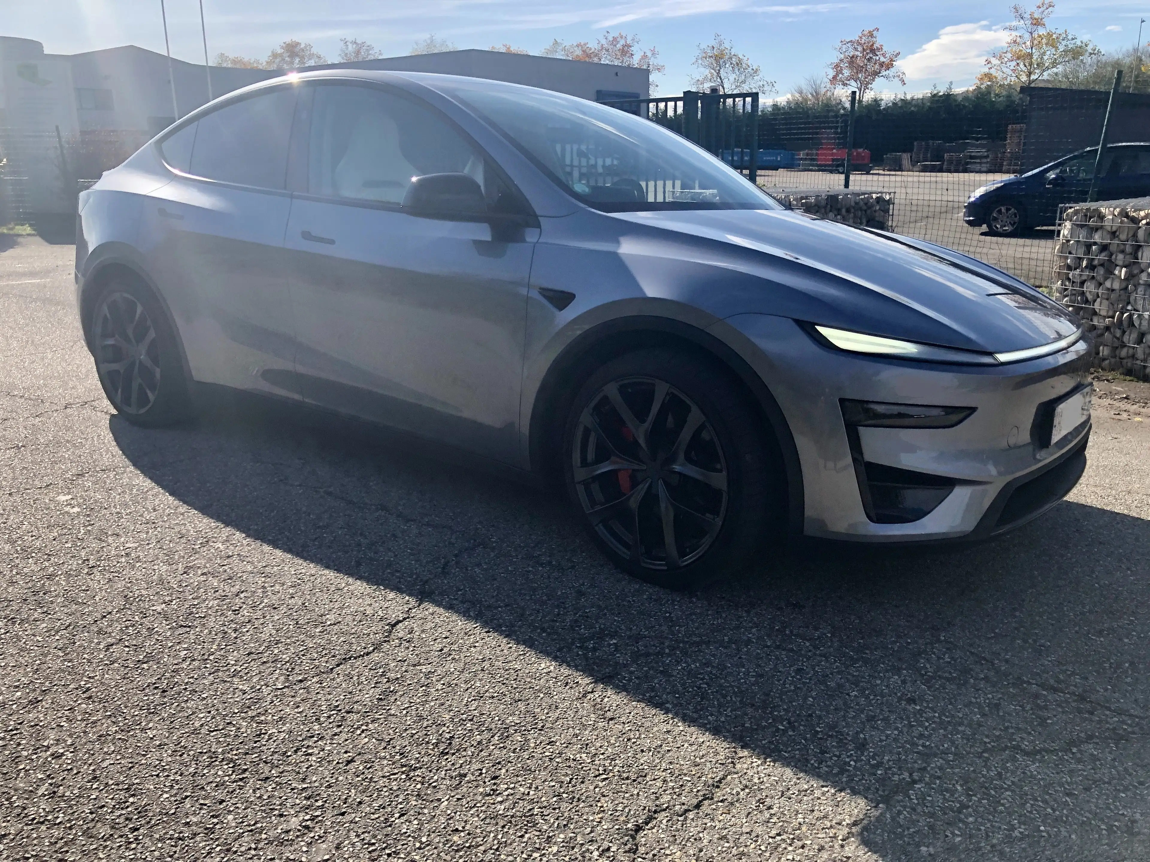 Tesla Model Y performance awd 515 new model juniper tva recup — photo 3