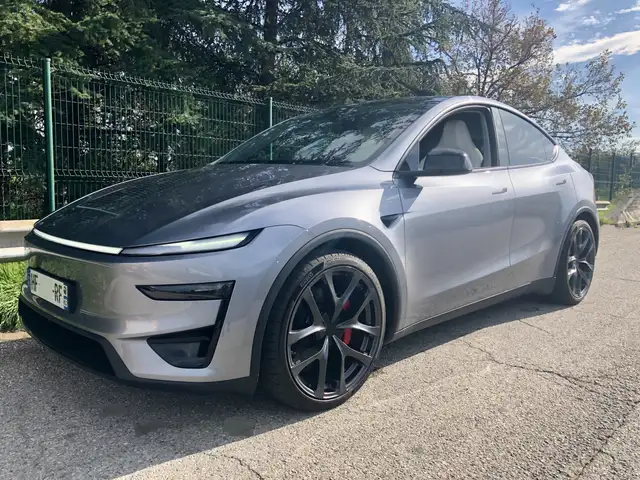 Tesla Model Y performance awd 515 new model juniper tva recup