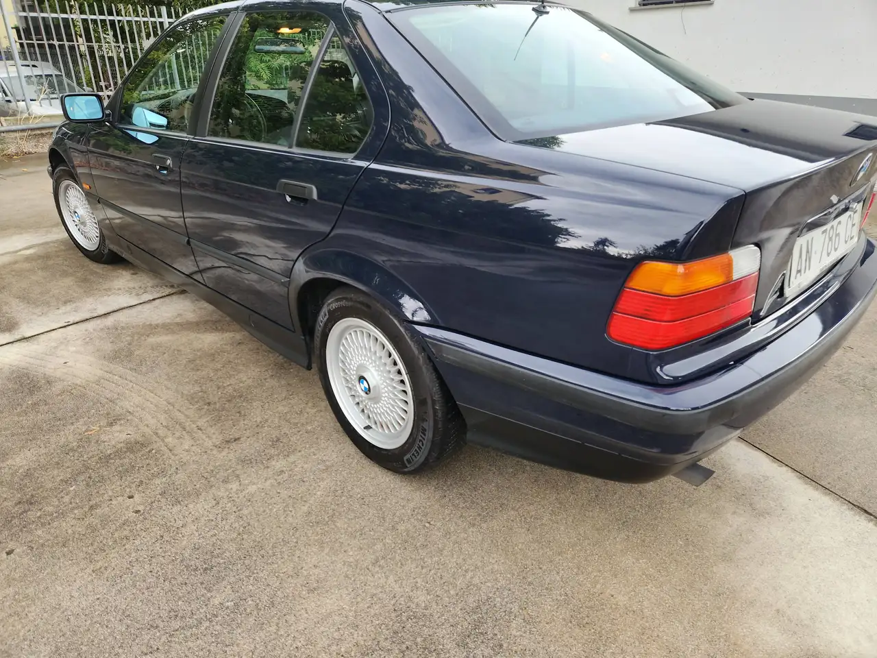 BMW 318 Serie 3 E36 Berlina 318i c/clima auto, foto 1