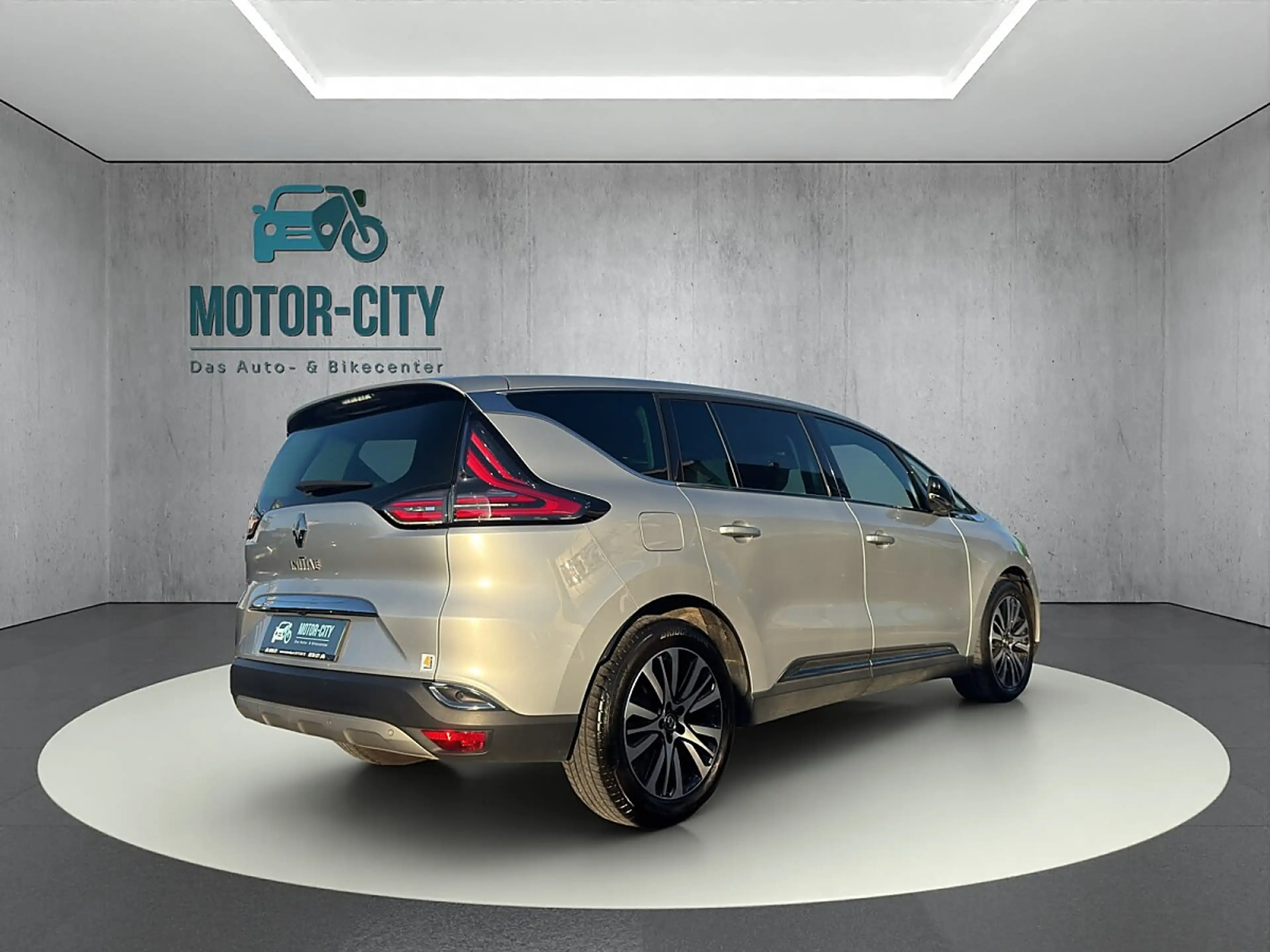 Renault Espace Initiale Paris Energy dCi 160 EDC — photo 6