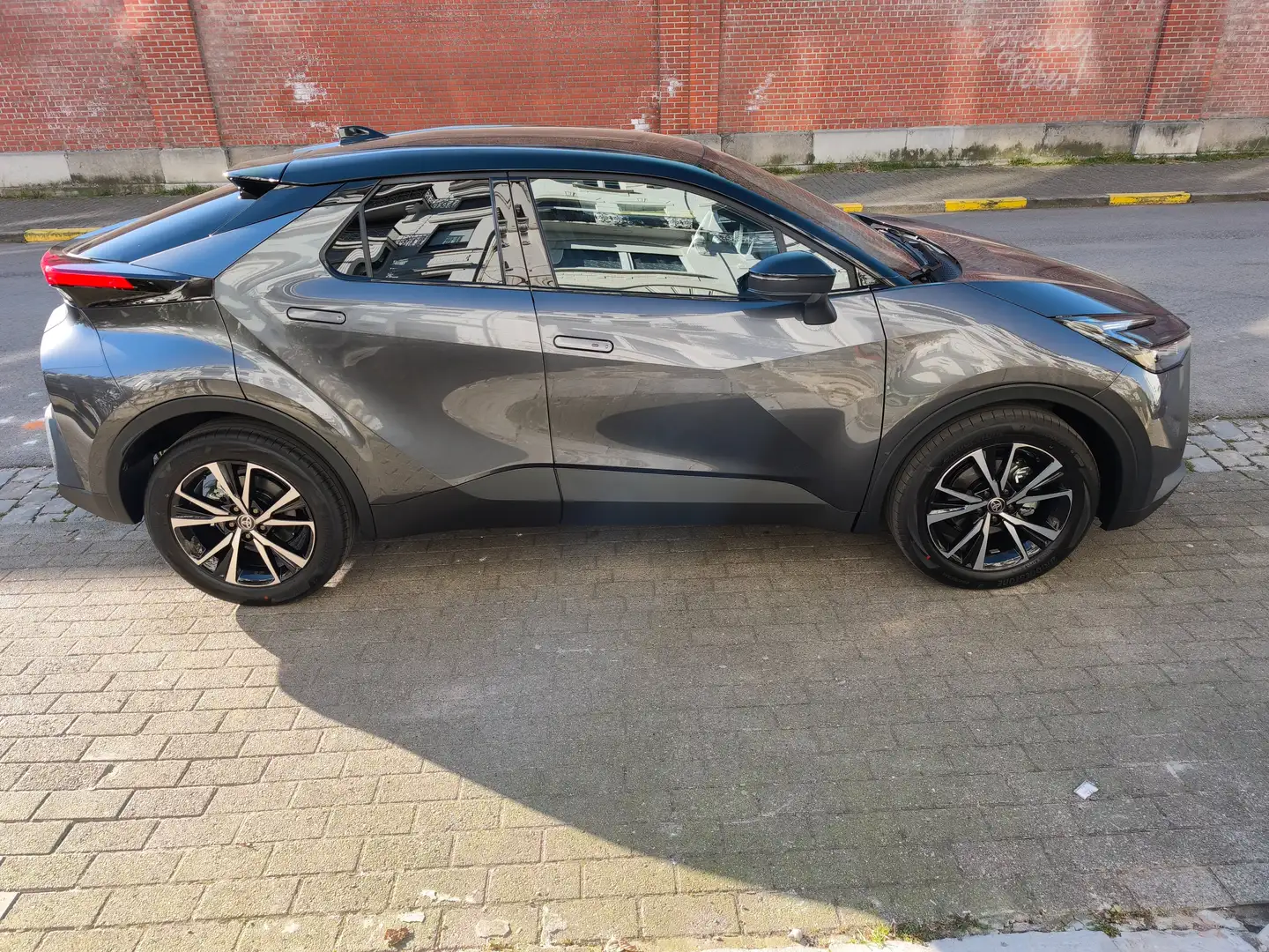 Toyota C-HR C-HR Hybrid PHEV 2.0 Elite Bi-Tone E-CVT (164 kW) Gris - 2