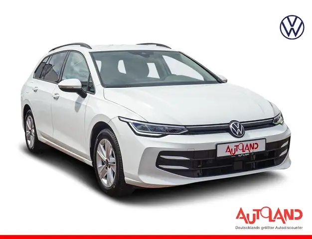 Volkswagen Golf VIII Variant 1.5 TSI Life LED ACC PDC DAB