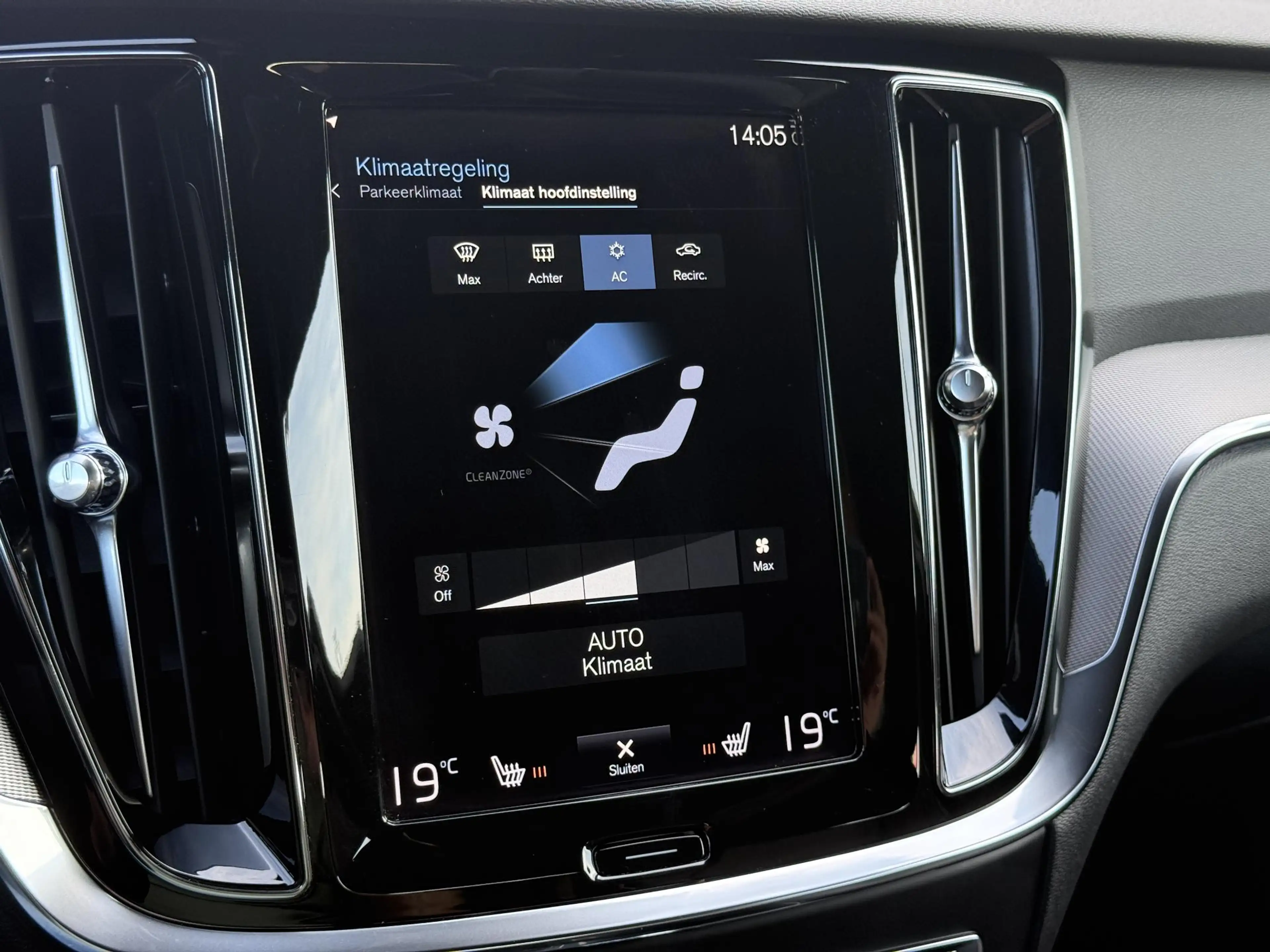 Volvo V60 2.0 T6 Recharge 350pk AWD R-Design Plus Dark | Lon — photo 11