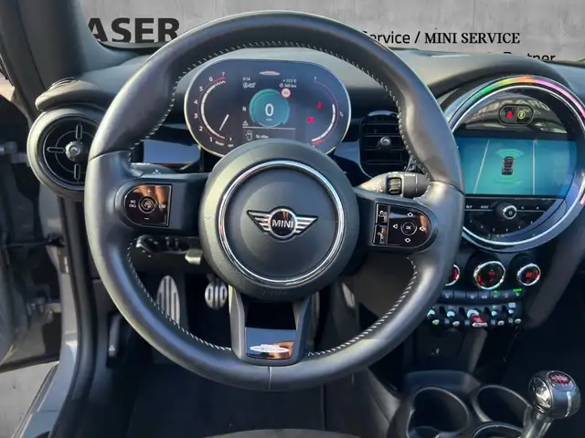 Mini Convertible view 11