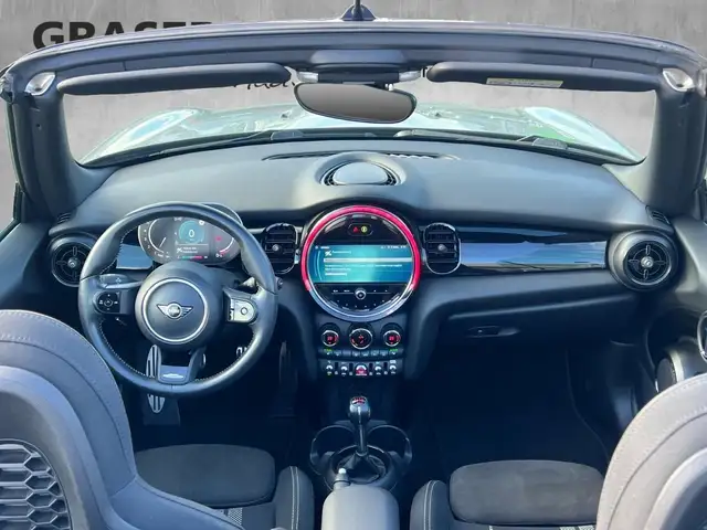 Mini Convertible view 5